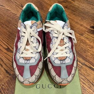 Women’s Gucci sneakers